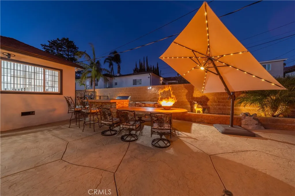 902 E Walnut Avenue, Burbank, California 91501 home-pic-48